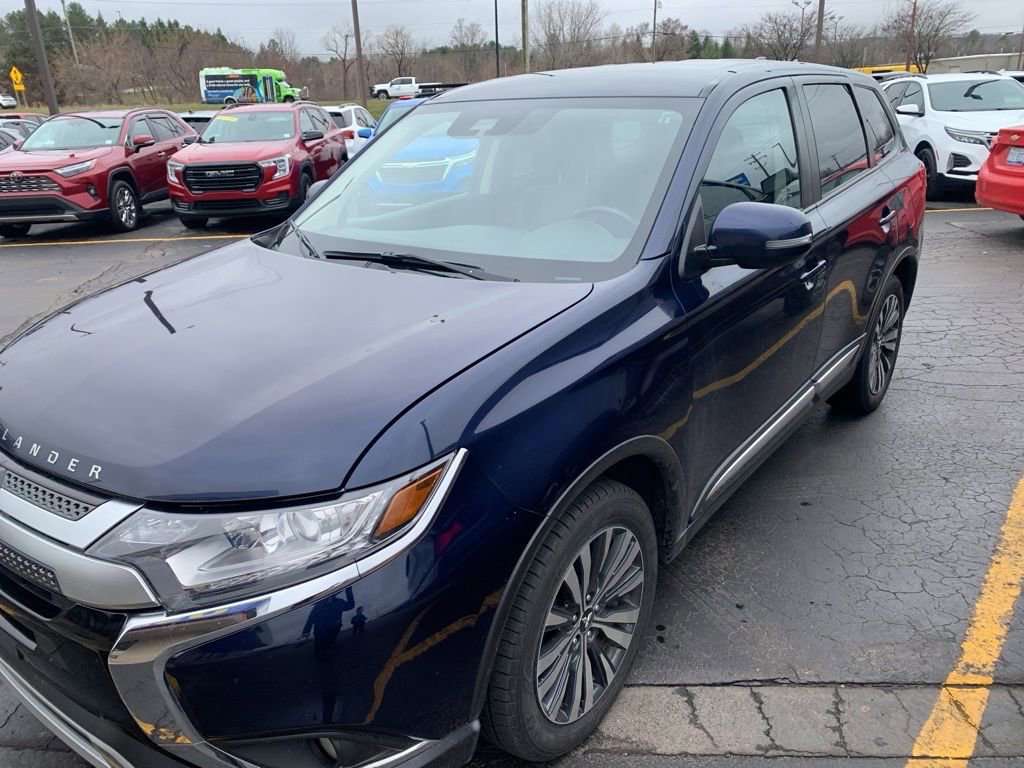 Used 2020 Mitsubishi Outlander SE image 4