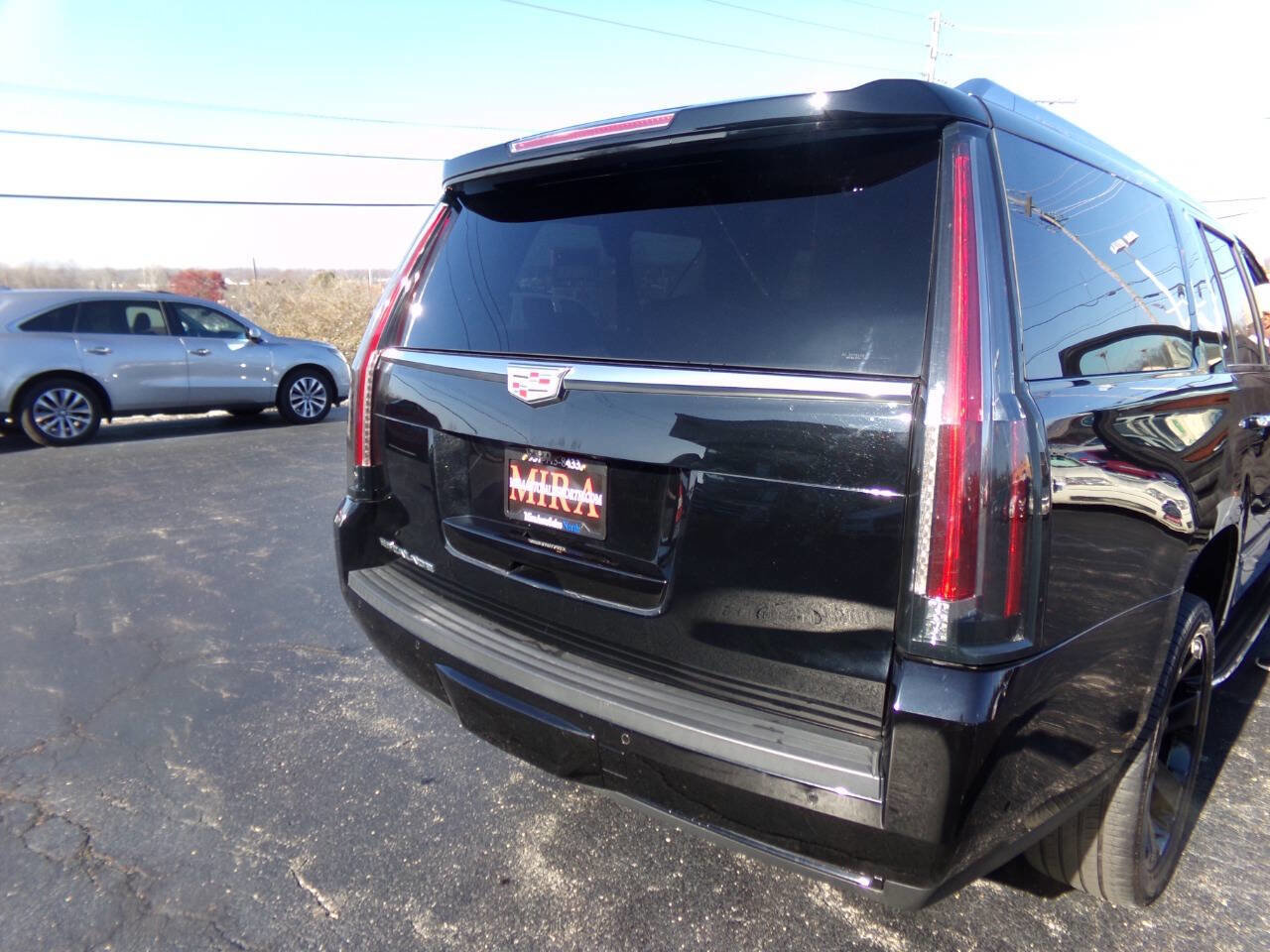 Used 2019 Cadillac Escalade ESV Luxury image 88