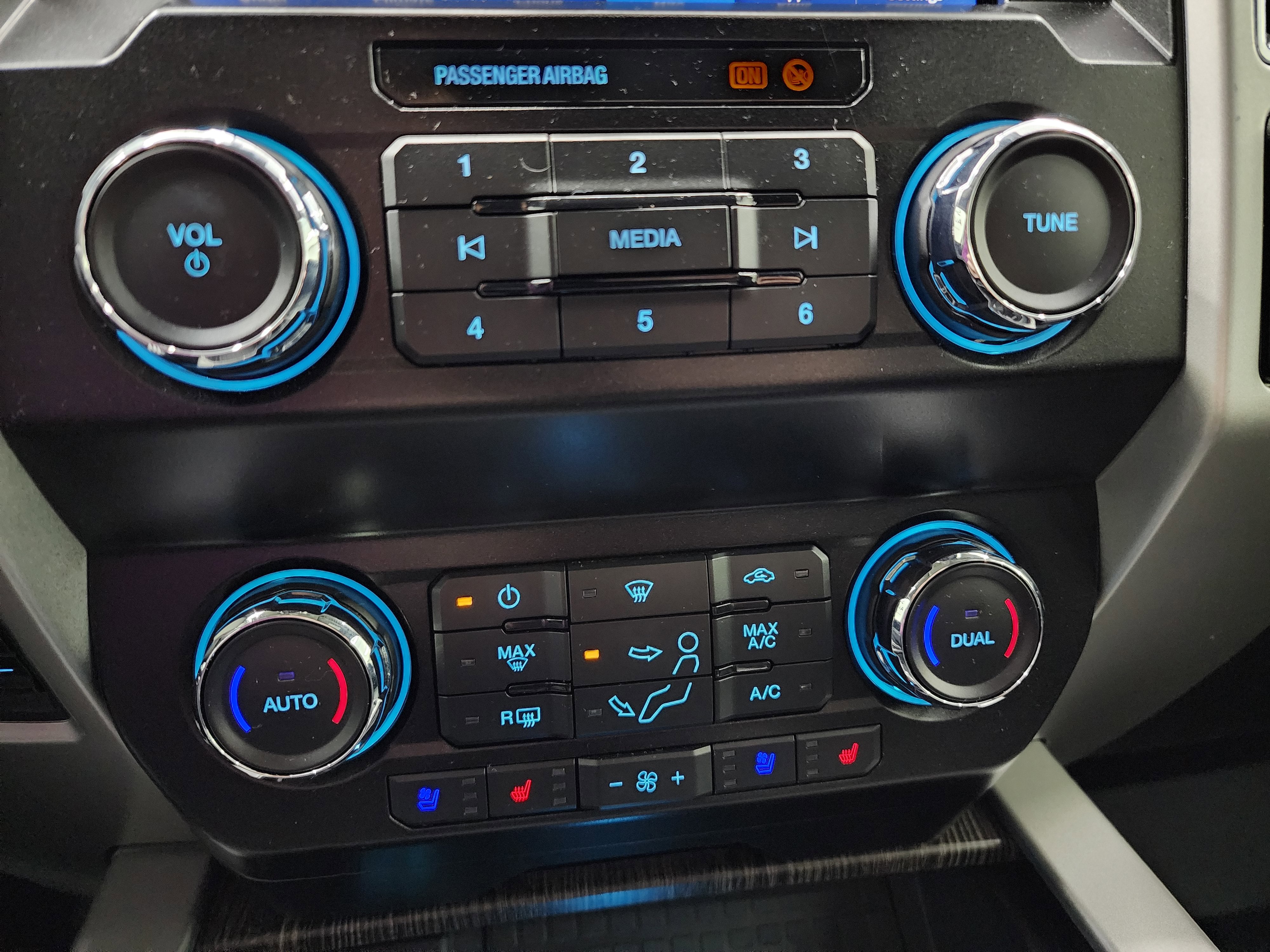 Used 2020 Ford F350 Lariat image 41