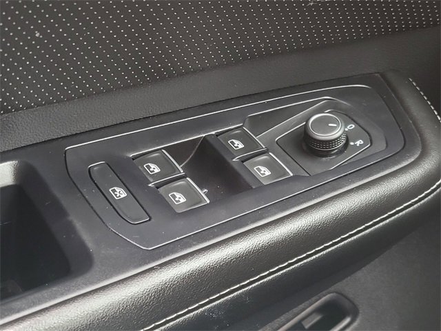 Used 2024 Volkswagen Atlas SE image 31