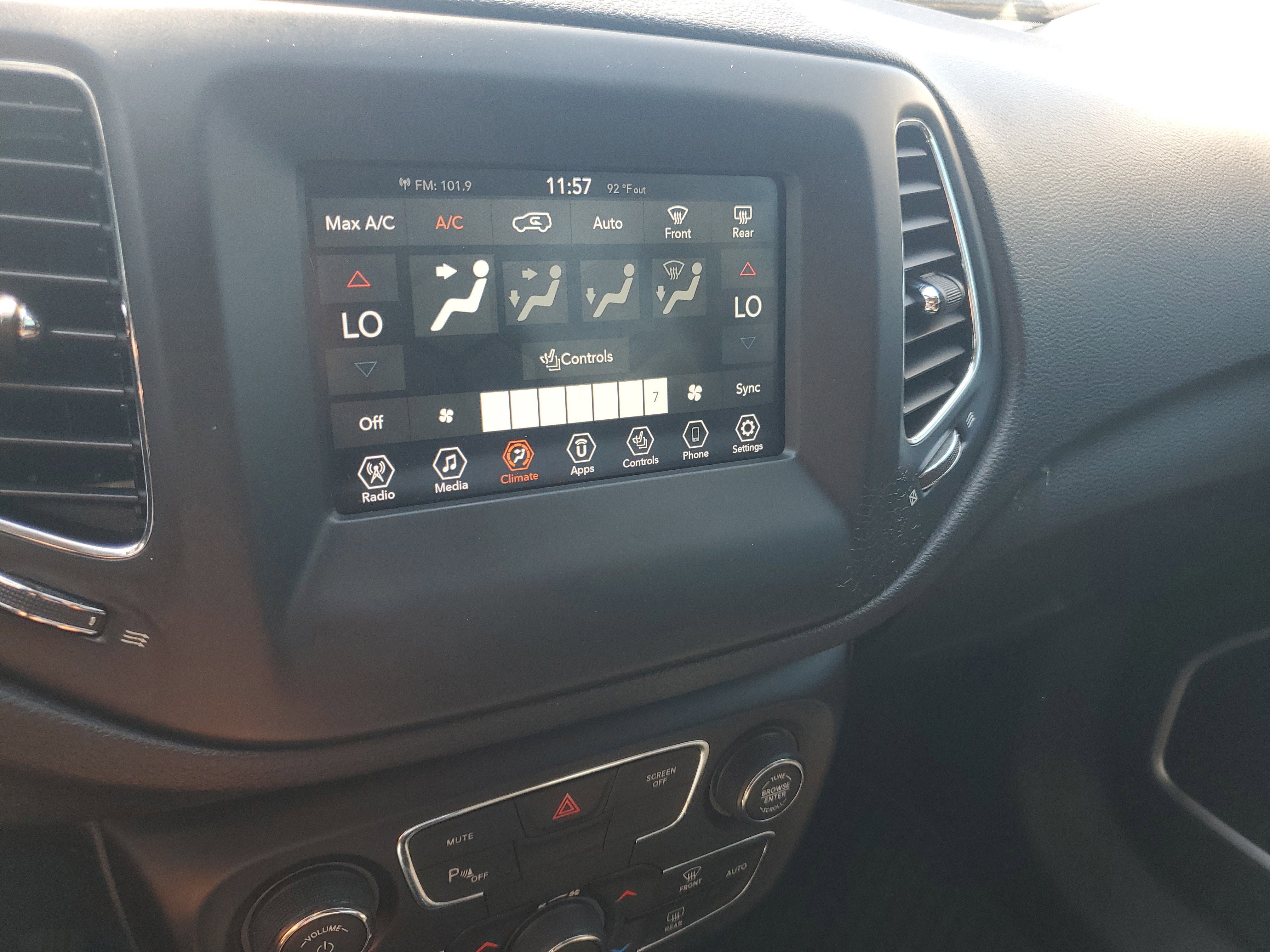 Used 2020 Jeep Compass Latitude w/ Cold Weather Group image 20