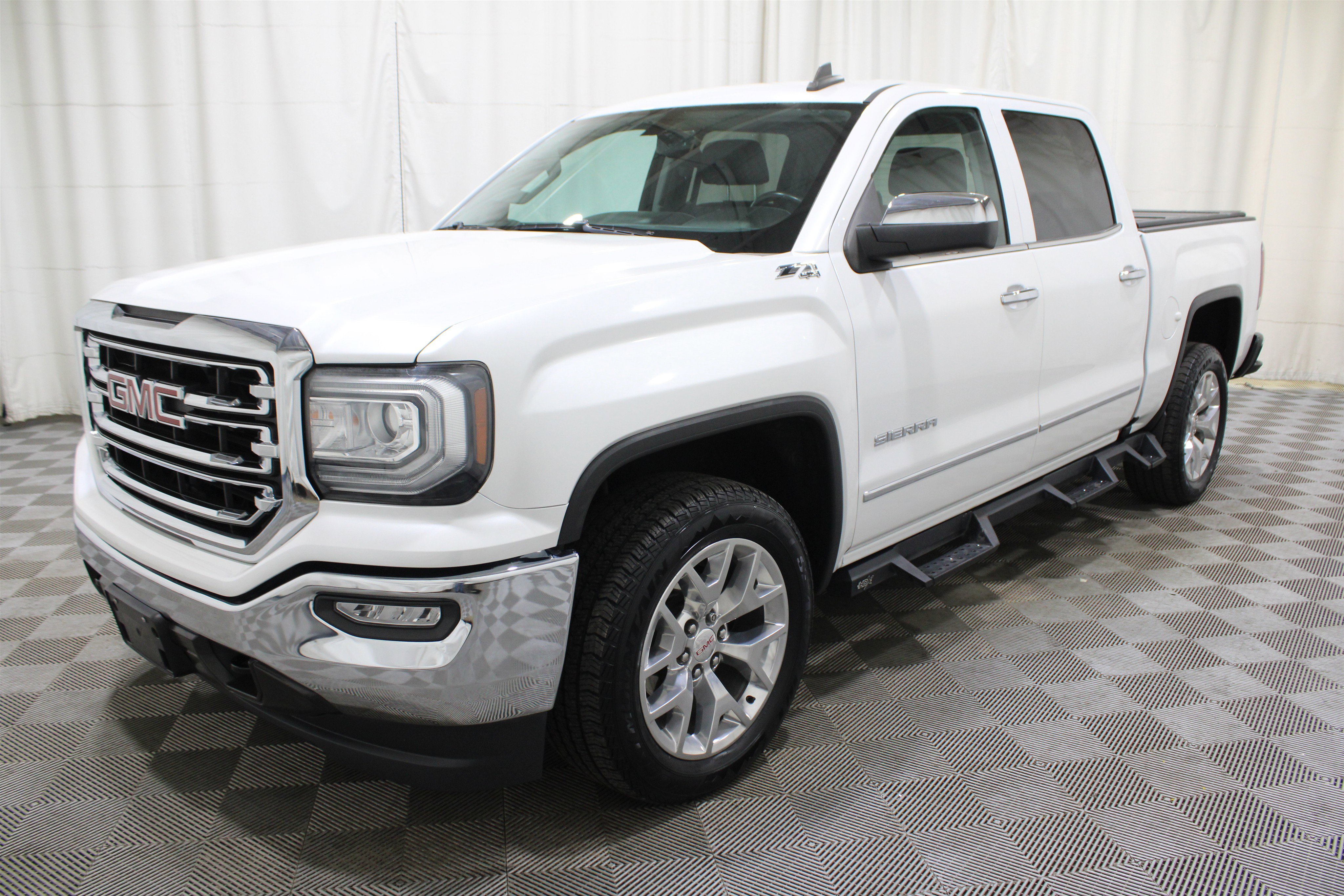 Used 2018 GMC Sierra 1500 SLT w/ SLT Premium Package image 39