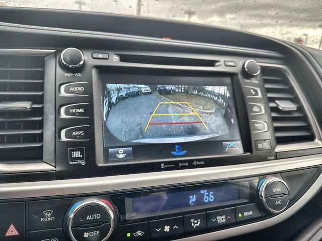 Used 2018 Toyota Highlander Limited image 25