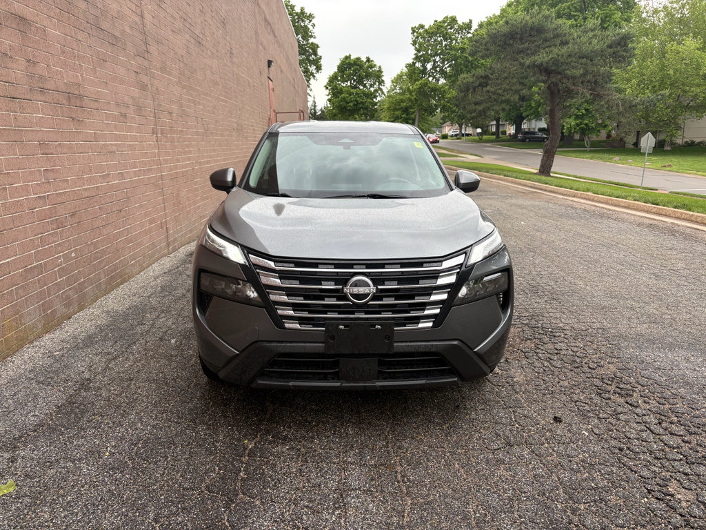 Used 2024 Nissan Rogue SV AWD/4WD image 8