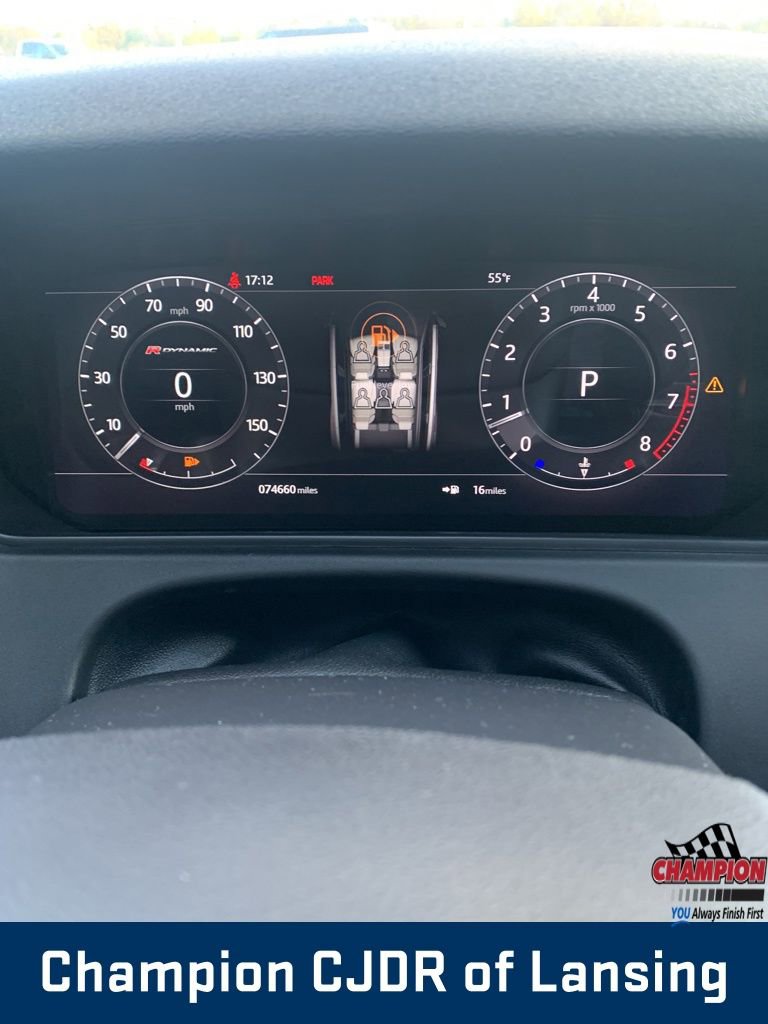 Used 2018 Land Rover Range Rover Velar R-Dynamic SE image 20