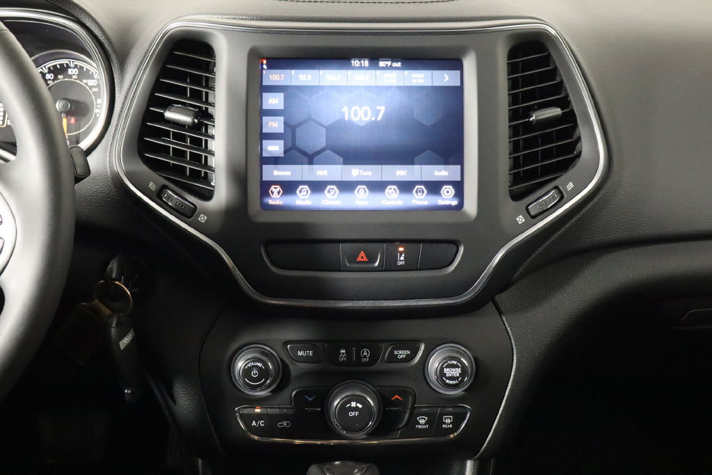 Used 2022 Jeep Cherokee Latitude w/ Trailer Tow Group AWD/4WD image 27