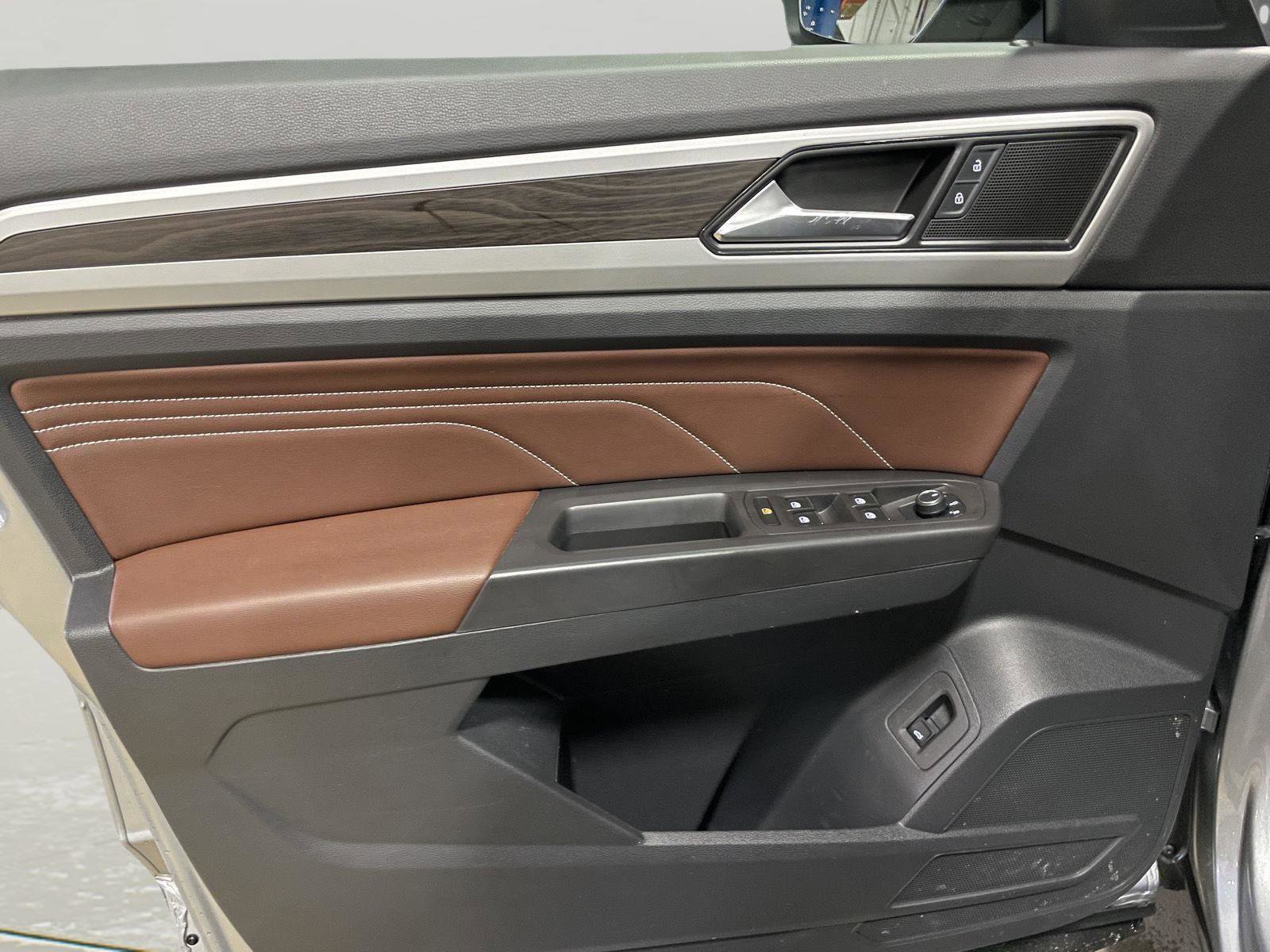 Used 2023 Volkswagen Atlas SE image 25