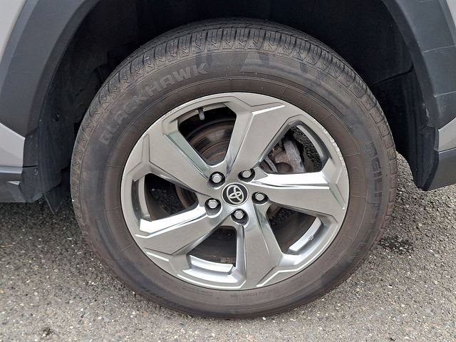 Certified 2020 Toyota RAV4 Limited w/ Limited Grade Weather Package AWD/4WD image 5