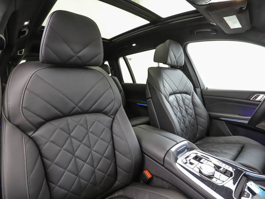 Used 2024 BMW X7 xDrive40i w/ Executive Package image 37