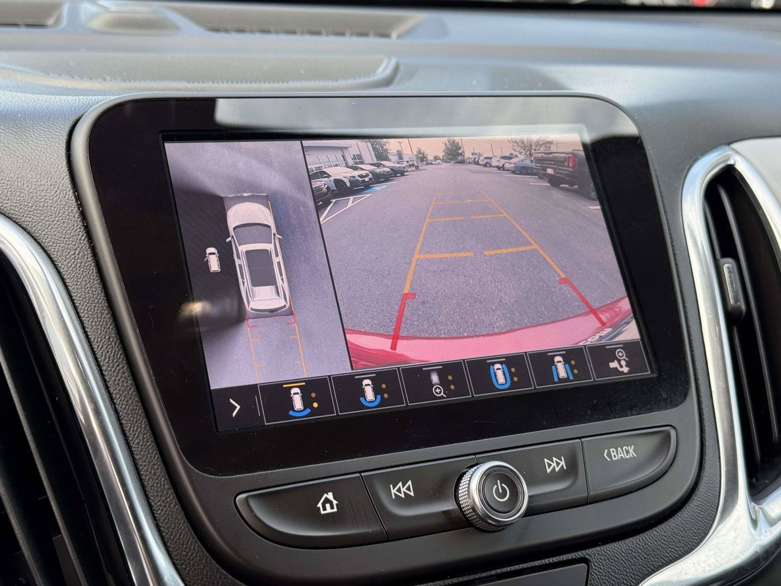 Used 2019 Chevrolet Equinox Premier AWD/4WD image 16