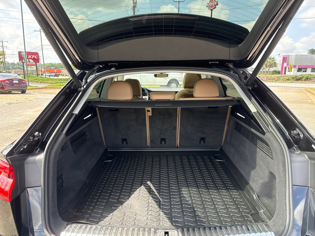 Used 2019 Audi Q8 Premium Plus image 4