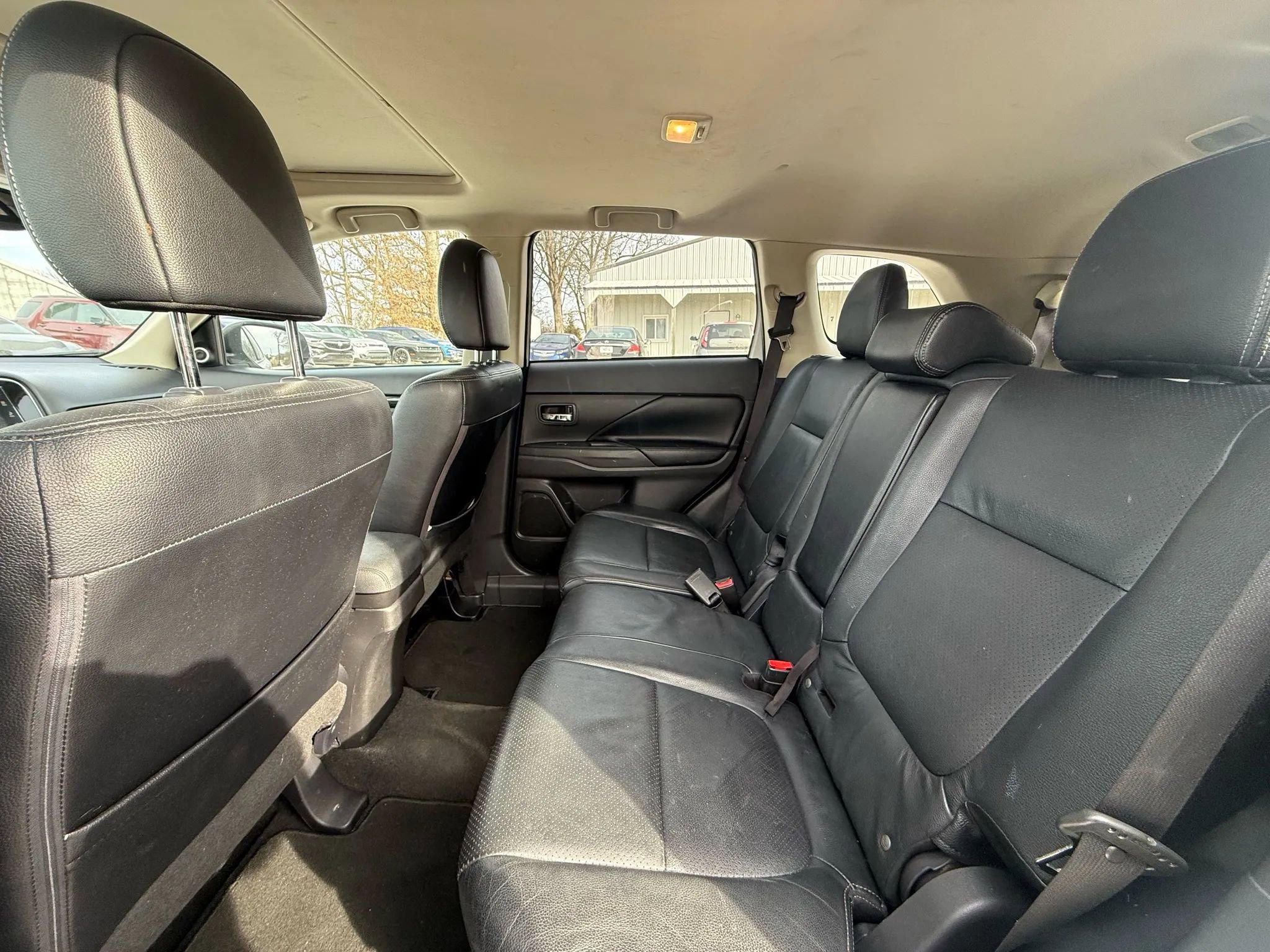 Used 2017 Mitsubishi Outlander SE image 14