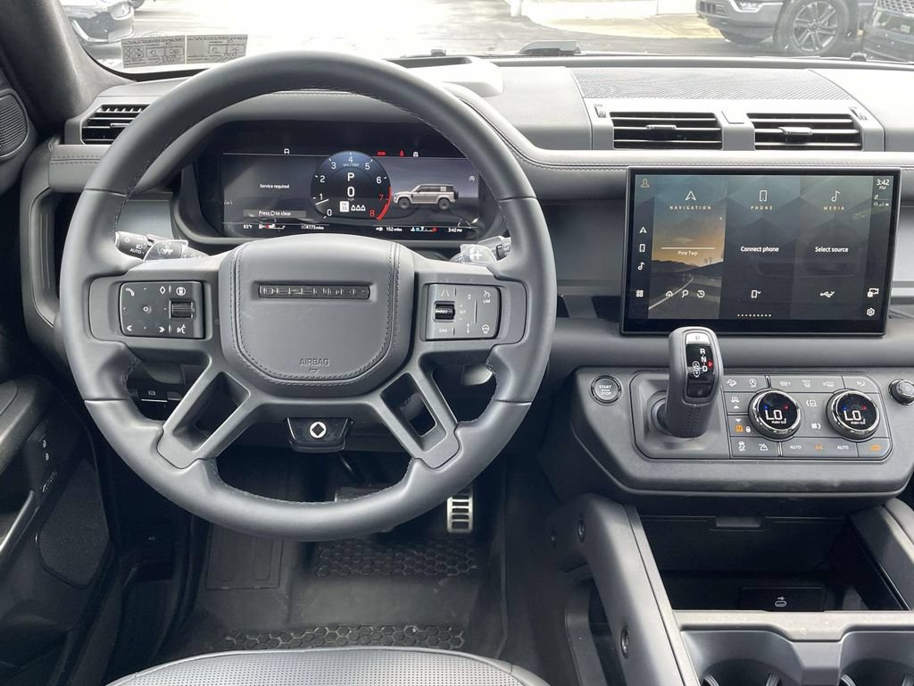 Certified 2025 Land Rover Defender 110 AWD/4WD image 23