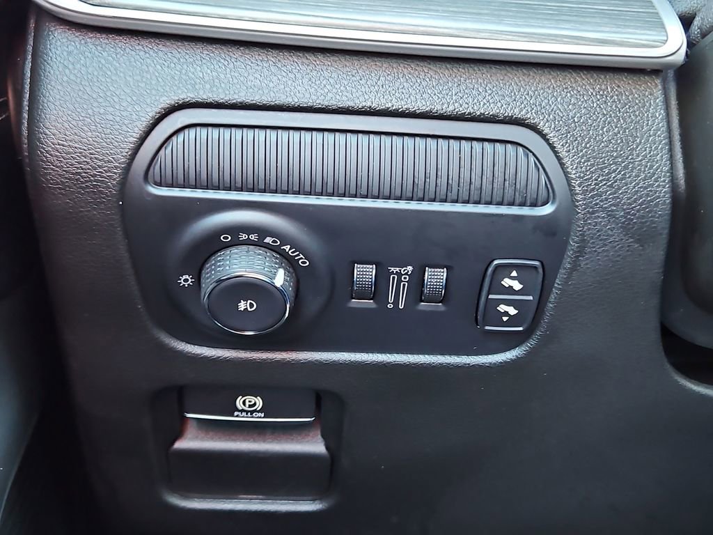 Used 2024 Jeep Wagoneer Series II w/ Flexible Seating Group image 15