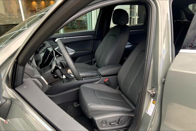 New 2025 Audi Q3 2.0T Premium image 8