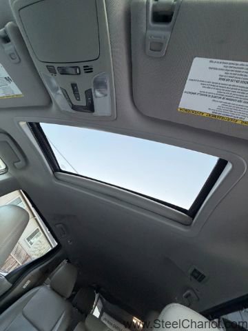 Used 2018 Toyota Sienna XLE image 22