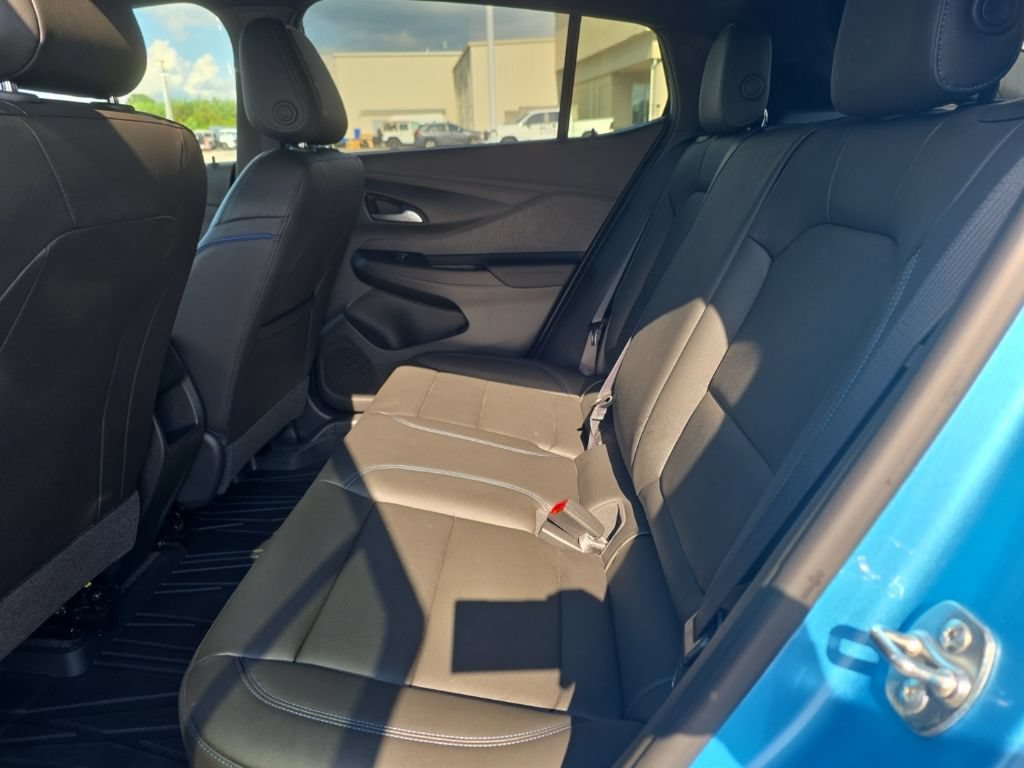 Used 2025 Buick Envista Sport Touring w/ Convenience I Package FWD image 10