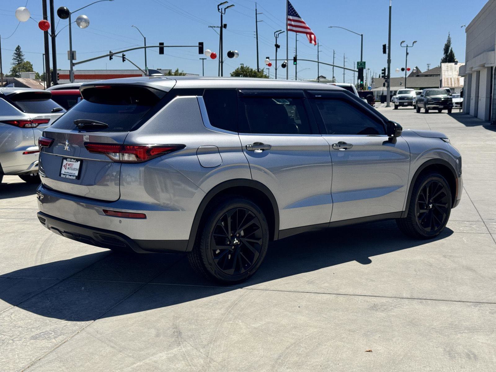Used 2022 Mitsubishi Outlander SE image 6
