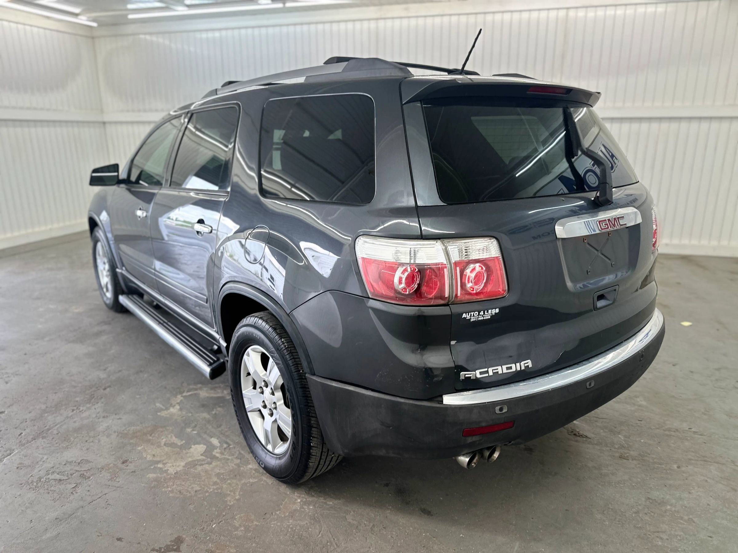 Used 2012 GMC Acadia SLE w/ LPO, 'HIT The Road' Package image 7