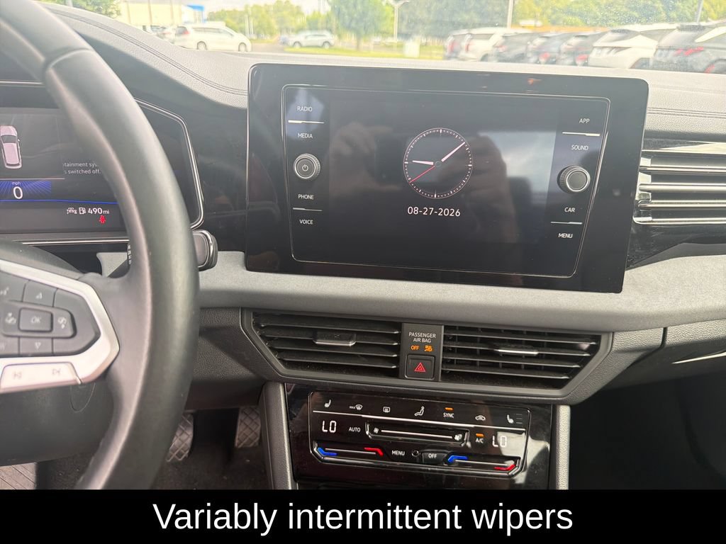 Used 2025 Volkswagen Jetta SE FWD image 17