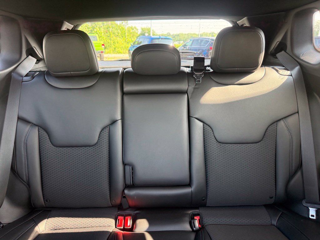 New 2026 Jeep Compass Latitude AWD/4WD image 30