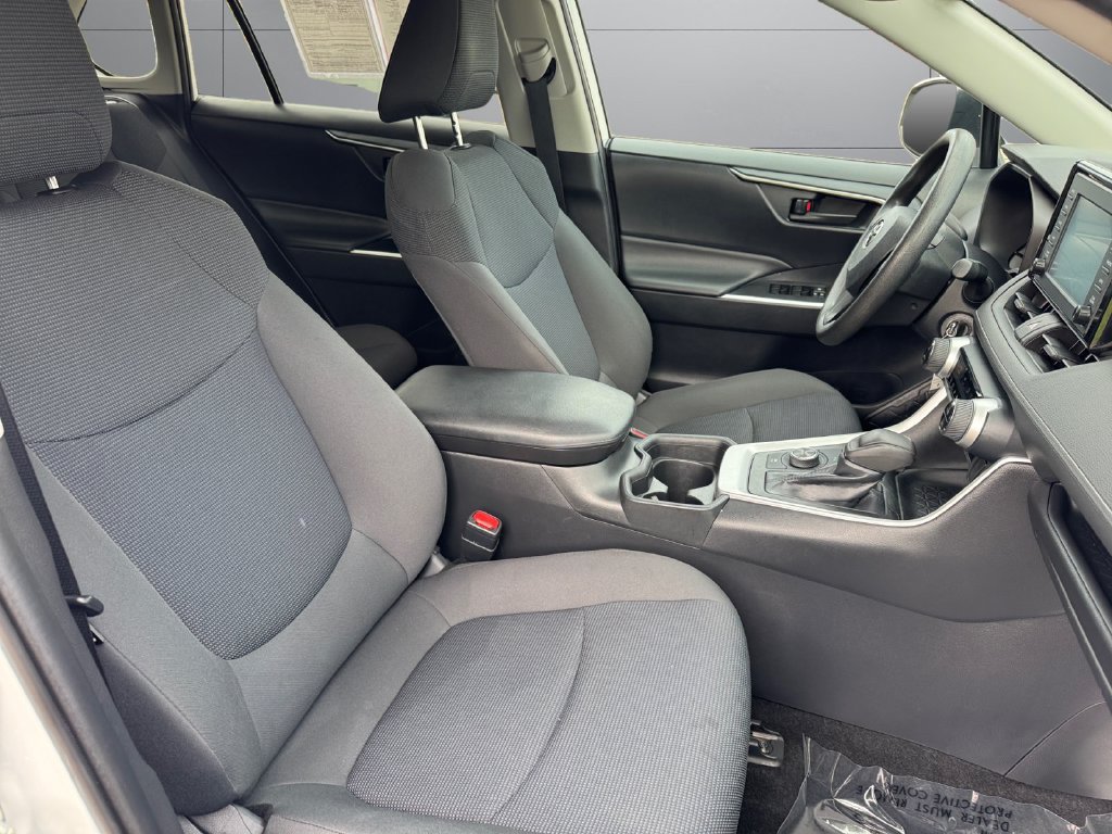 Certified 2019 Toyota RAV4 LE AWD/4WD image 17