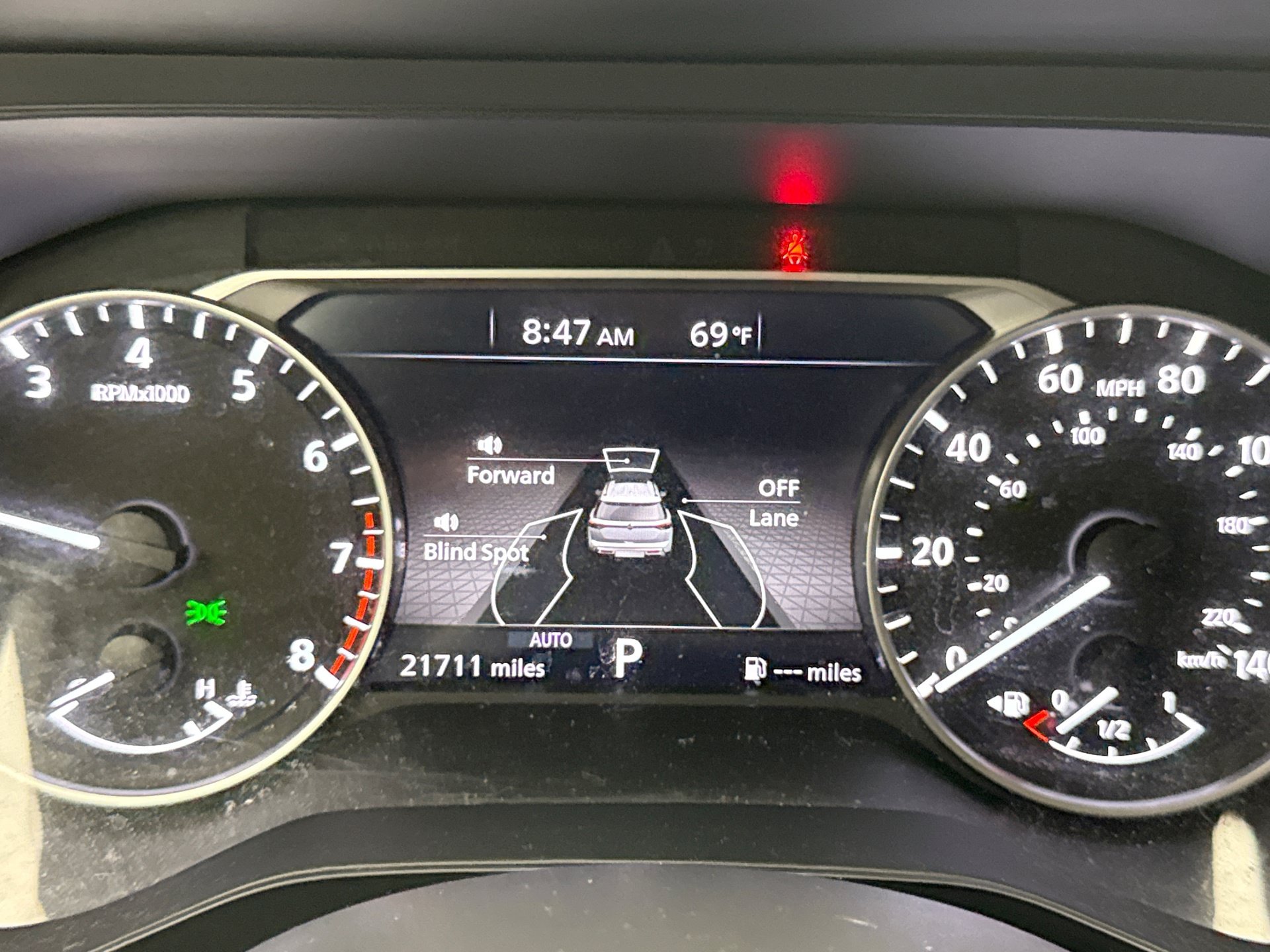 Used 2024 Nissan Pathfinder S AWD/4WD image 10