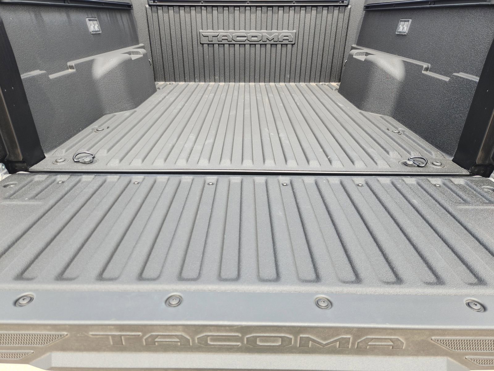 Used 2025 Toyota Tacoma SR5 image 36