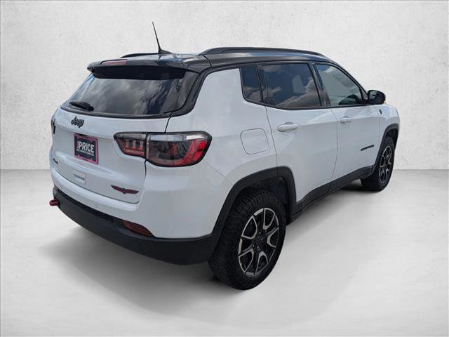 Used 2025 Jeep Compass Trailhawk image 5