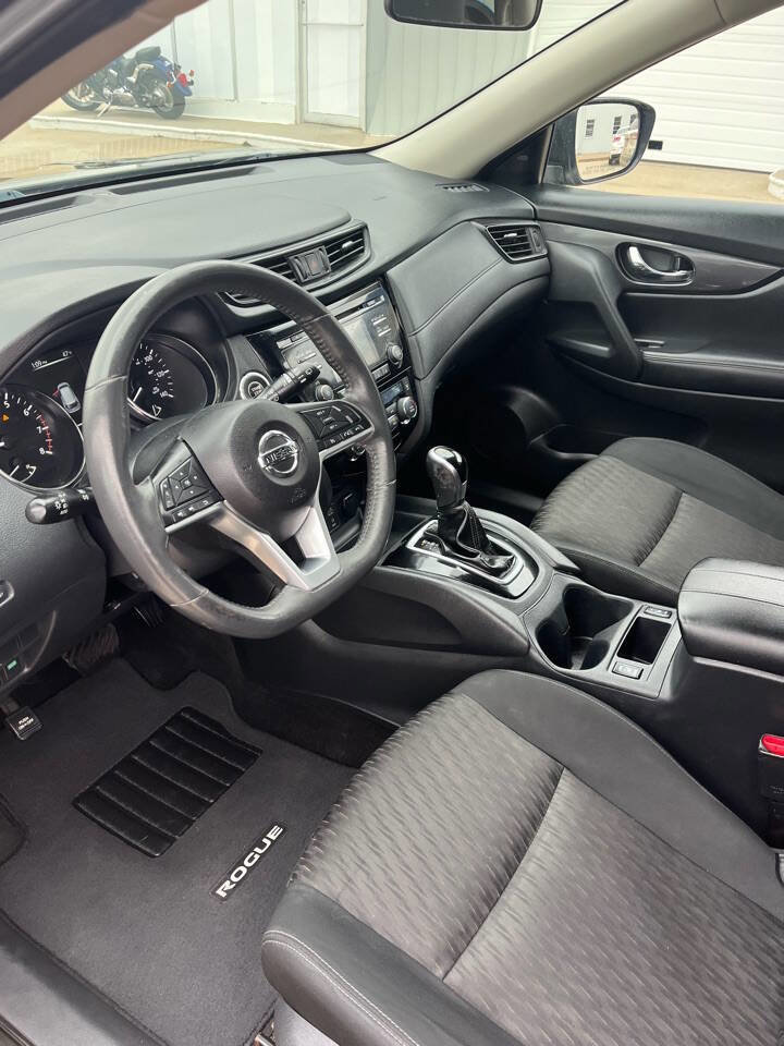 Used 2017 Nissan Rogue SV image 20