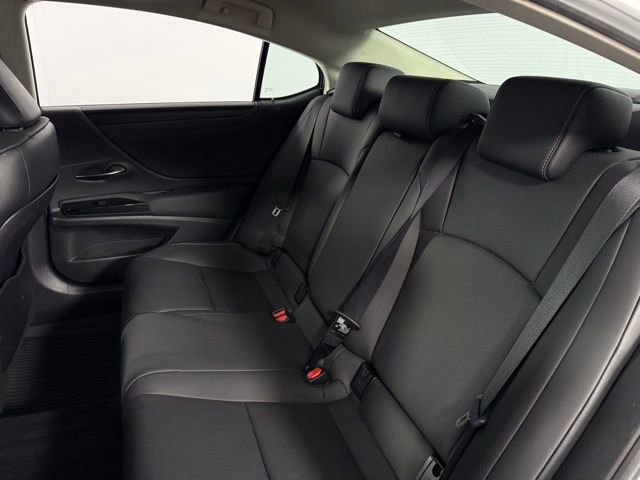 Used 2024 Lexus ES 350 w/ Premium Package image 16