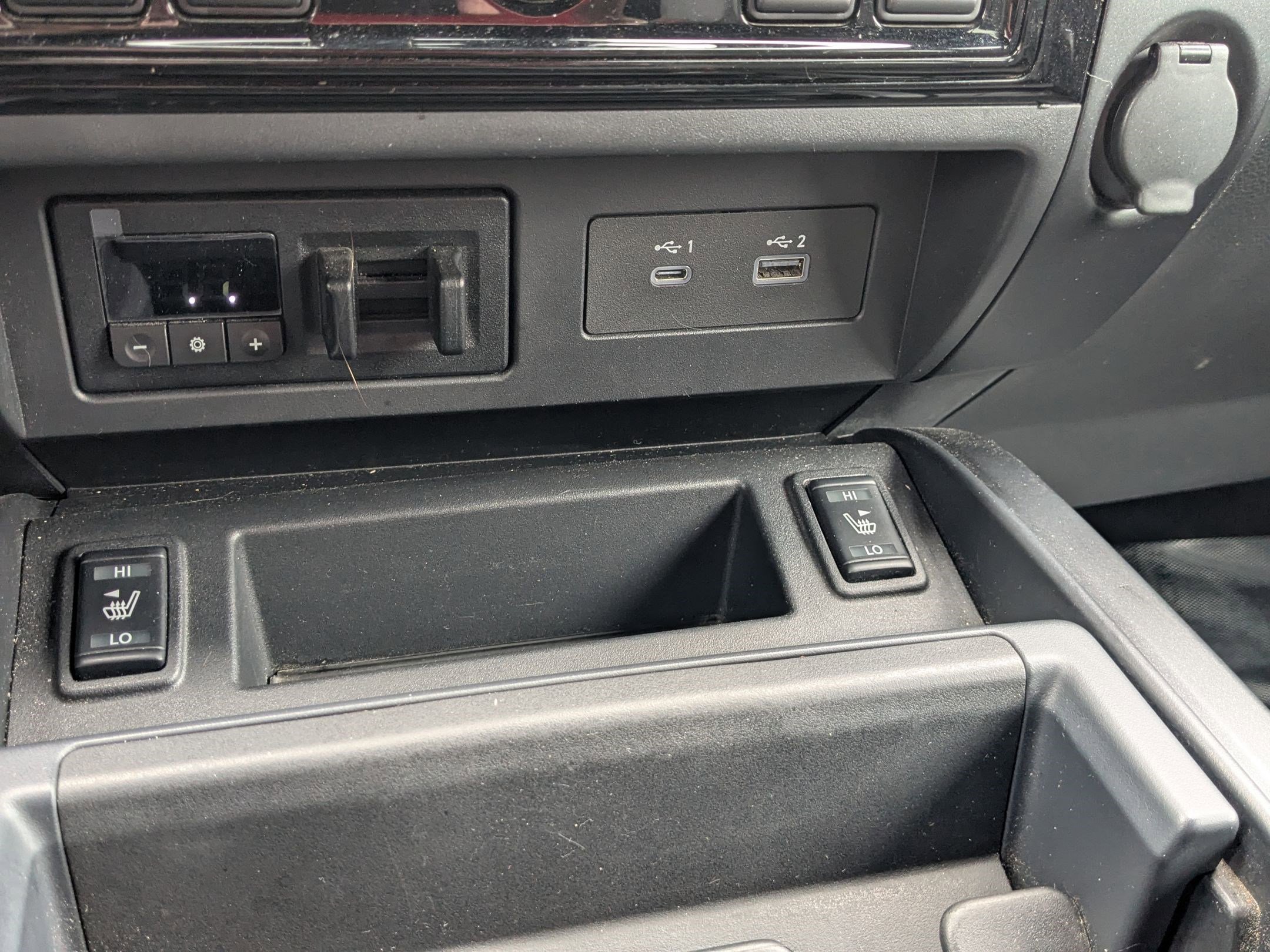 Used 2021 Nissan Titan PRO-4X w/ Pro-4x Convenience Package image 26