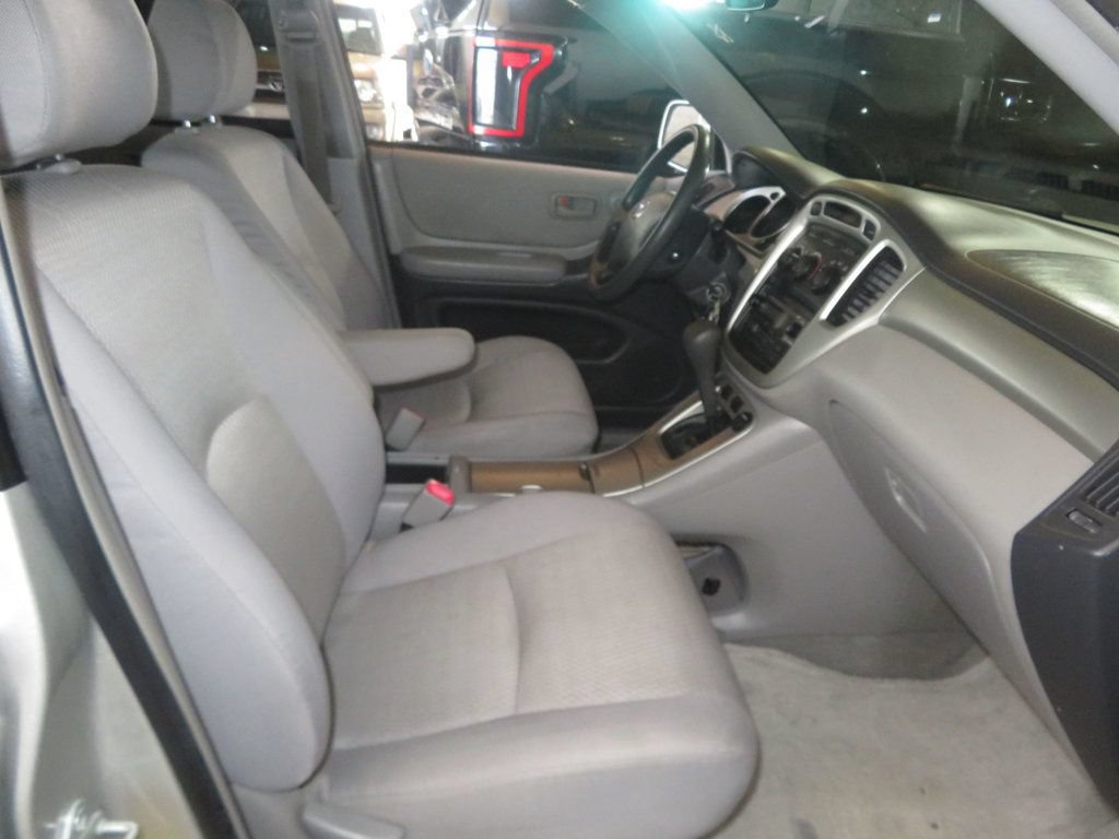 Used 2004 Toyota Highlander 4WD V6 image 29