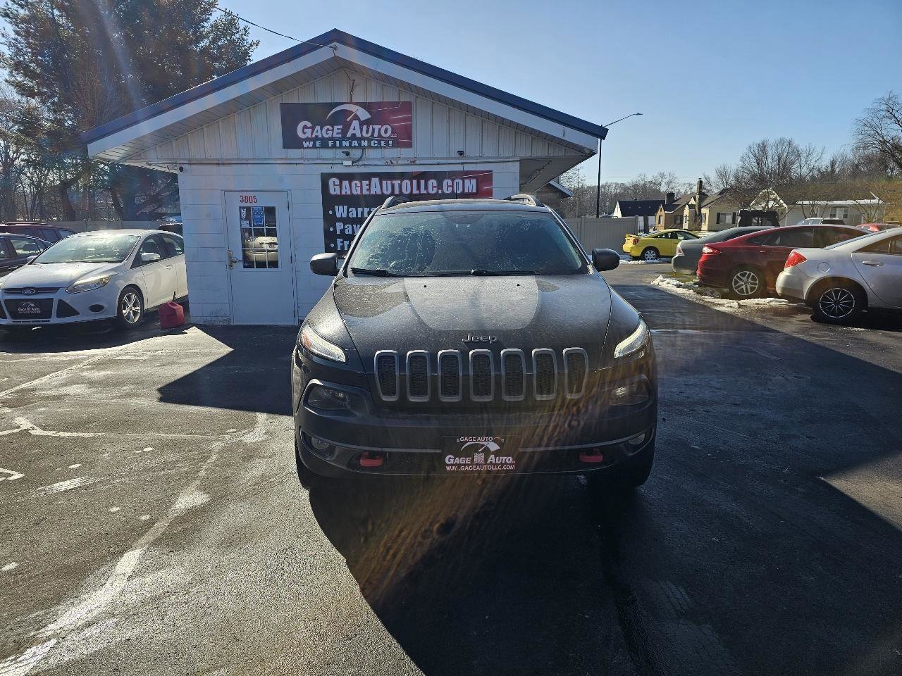 Used 2016 Jeep Cherokee Trailhawk w/ Comfort/Convenience Group image 2