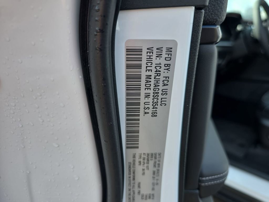 New 2025 Jeep Grand Cherokee Altitude image 35