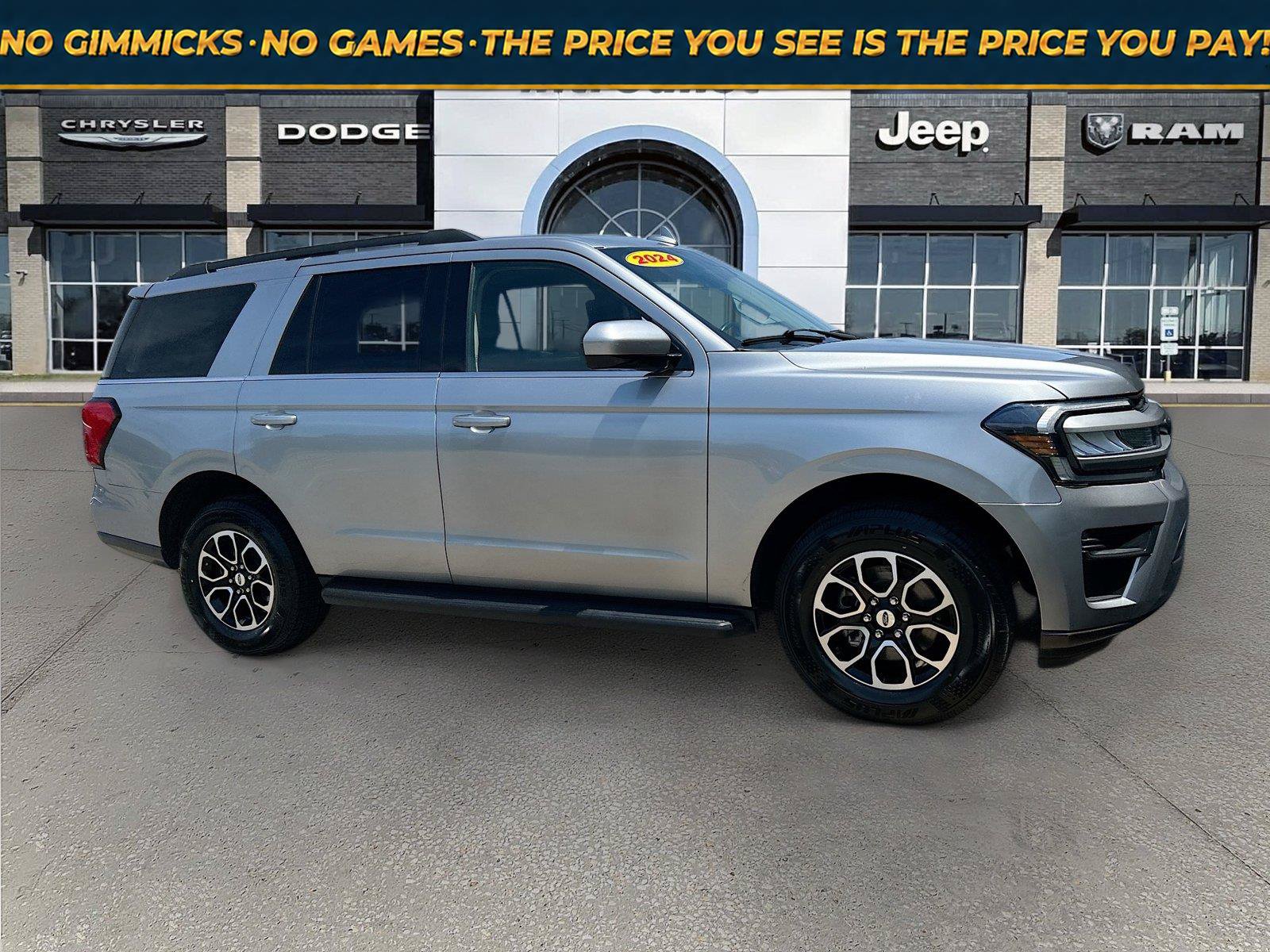 Used 2024 Ford Expedition XLT AWD/4WD image 1