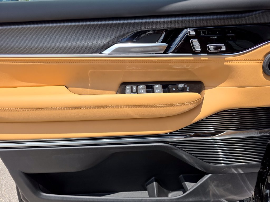 New 2026 Jeep Grand Wagoneer Summit AWD/4WD image 31