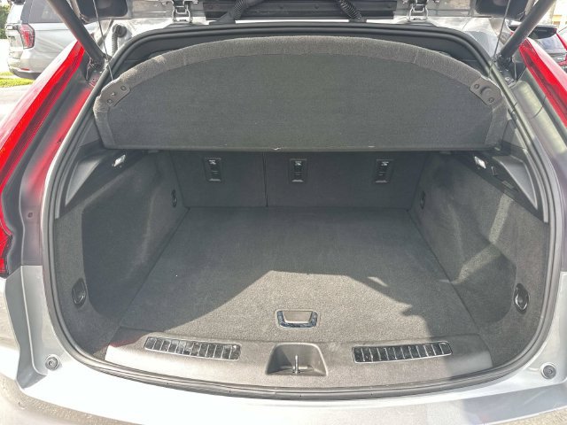 Certified 2024 Cadillac XT4 Premium Luxury FWD image 13