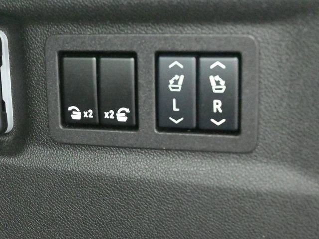 Used 2024 GMC Yukon XL Denali image 29