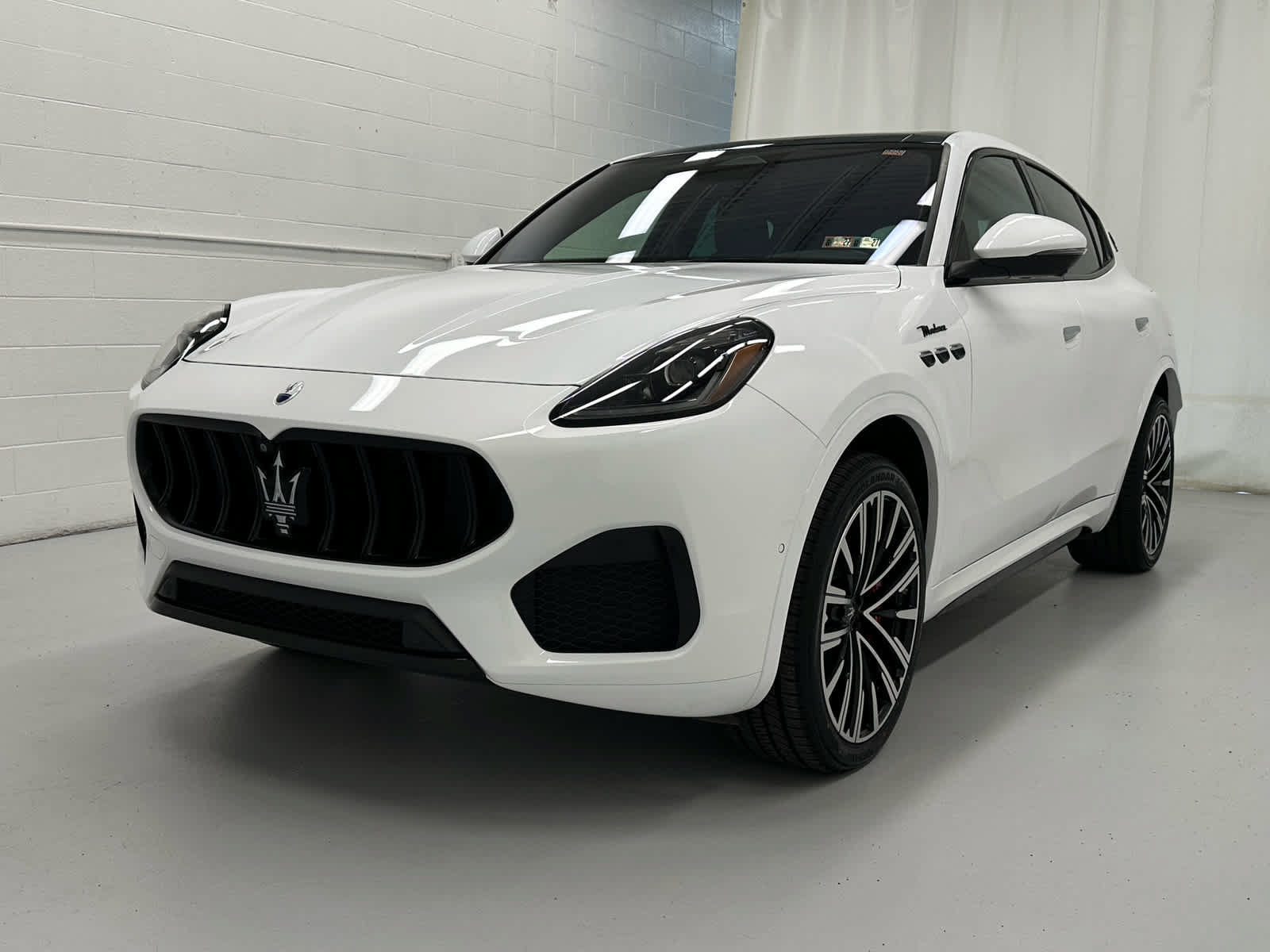 Used 2023 Maserati Grecale Modena AWD/4WD image 4