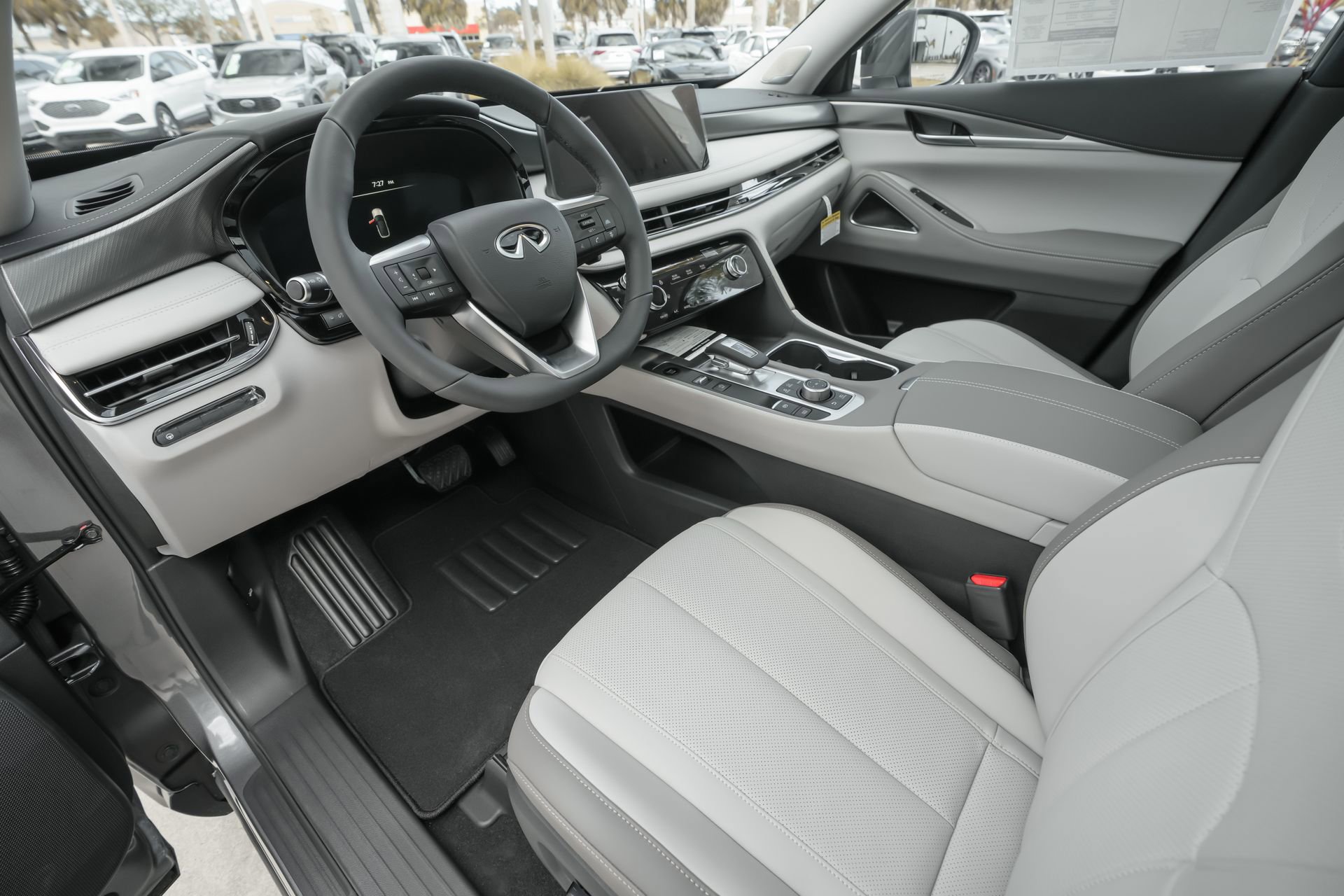 New 2026 INFINITI QX60 Luxe w/ Family Package image 5