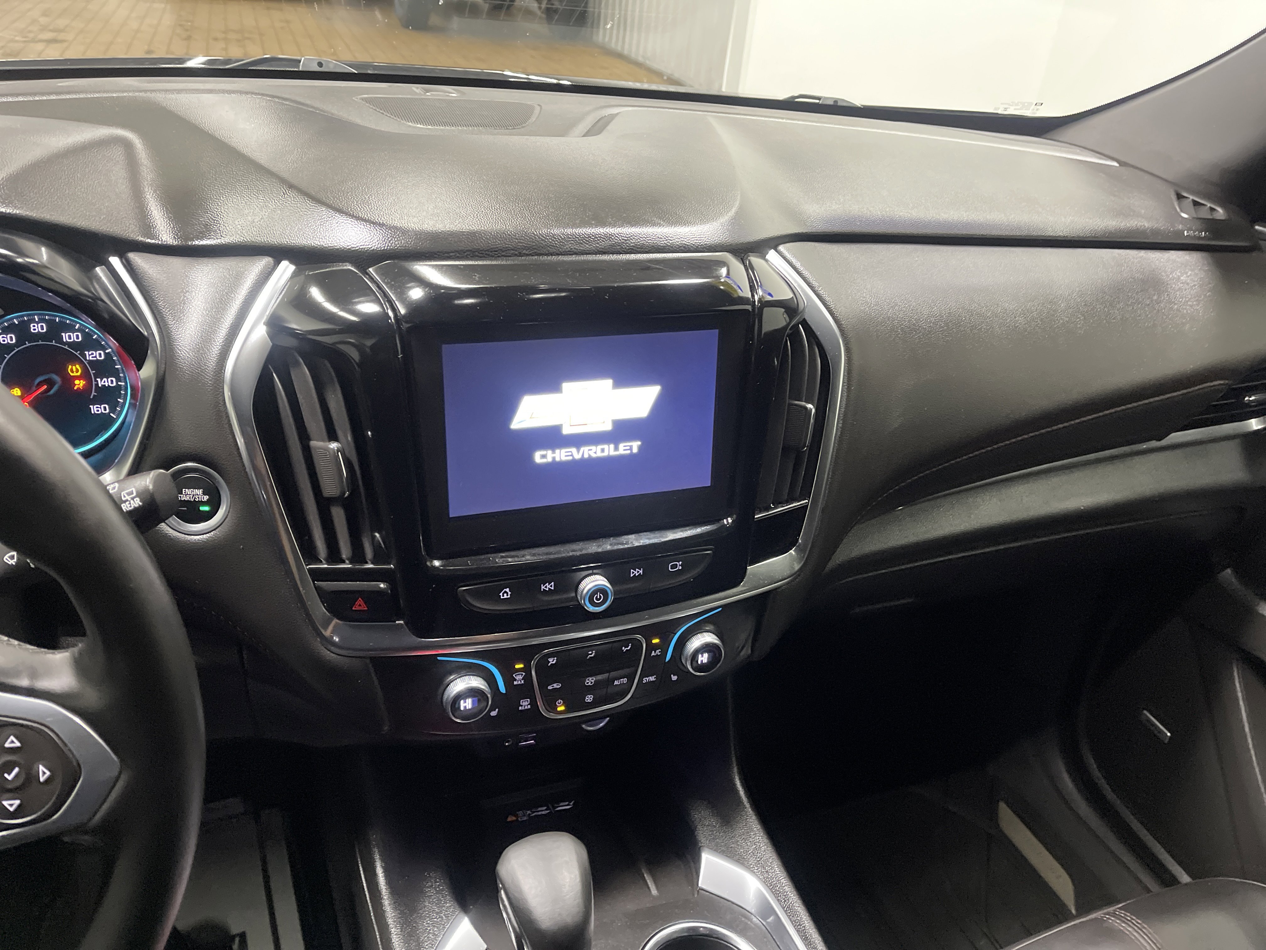 Used 2024 Chevrolet Traverse RS w/ LPO, Floor Liner Package image 29