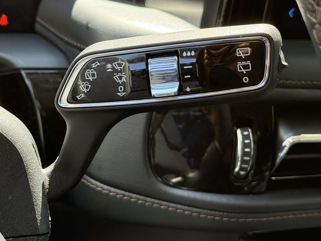 Used 2025 Lincoln Aviator AWD image 27