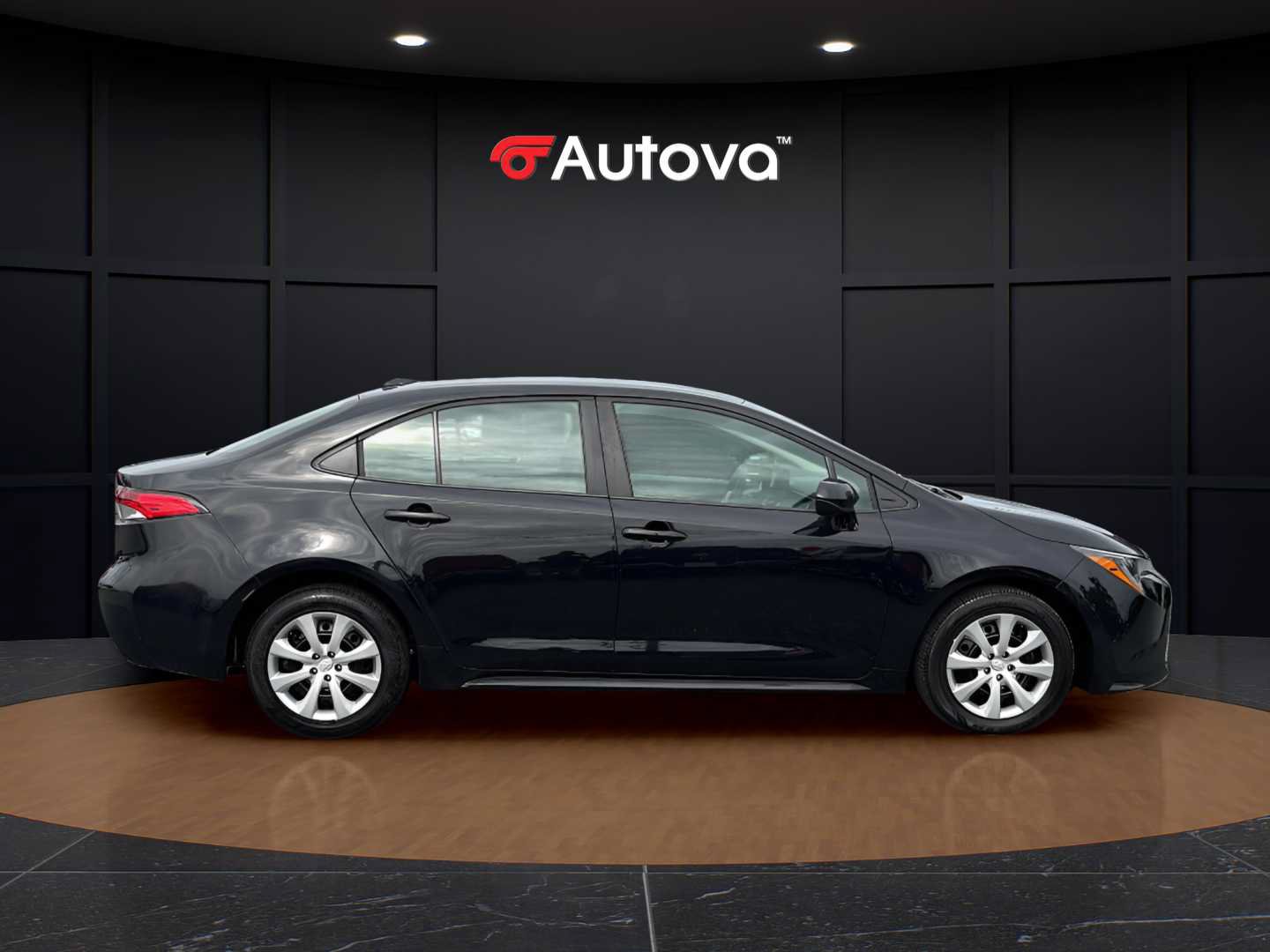 Used 2025 Toyota Corolla LE FWD image 6