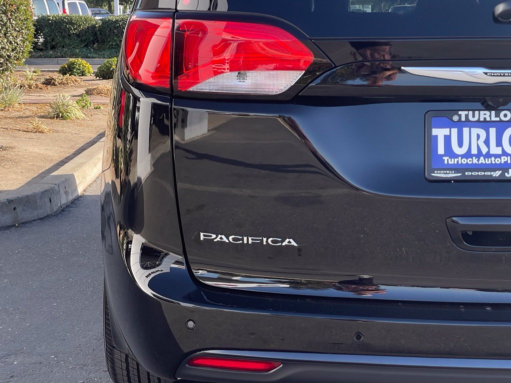 New 2027 Chrysler Pacifica LX FWD image 4