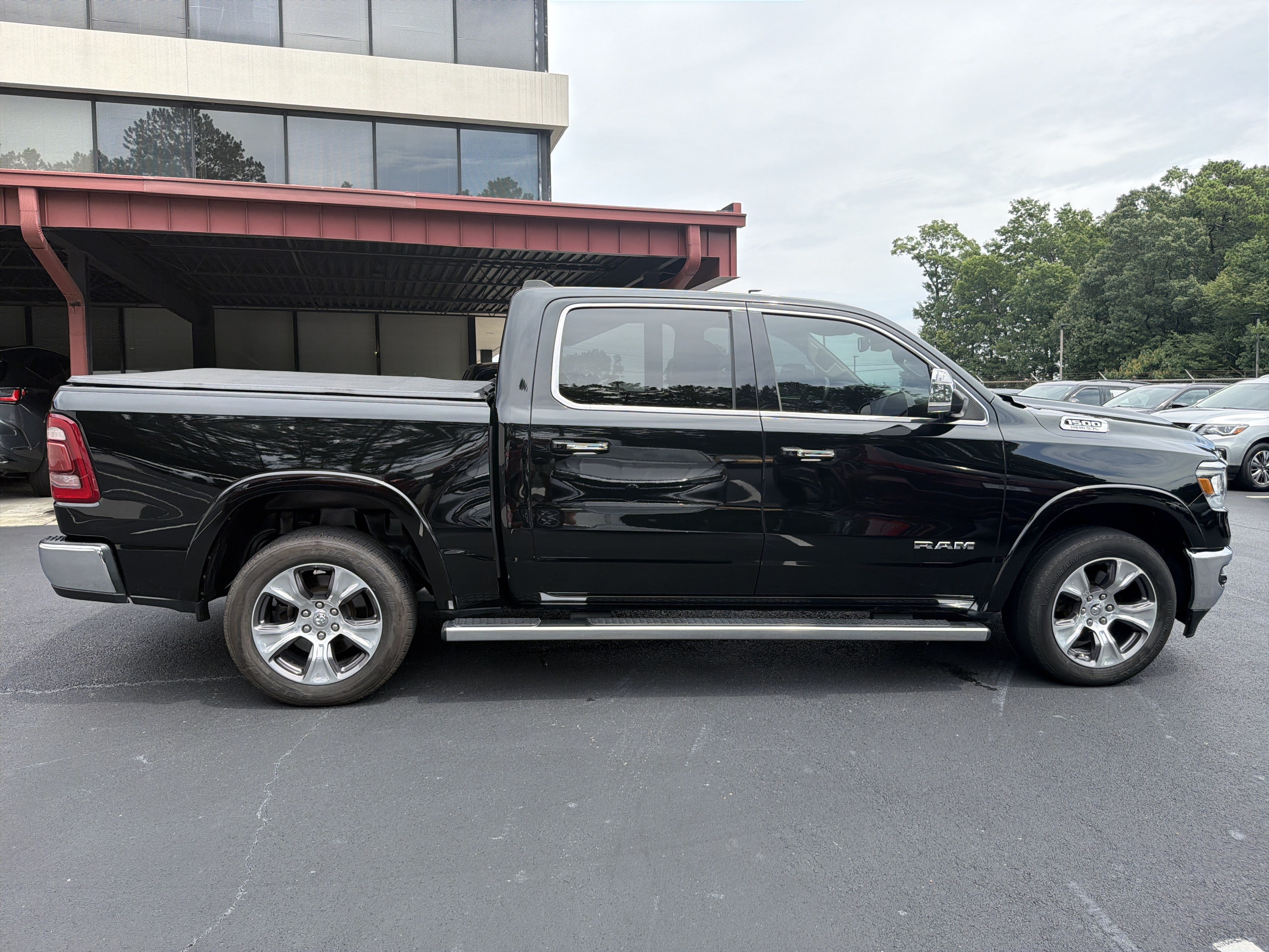 Used 2020 RAM 1500 Laramie AWD/4WD image 8