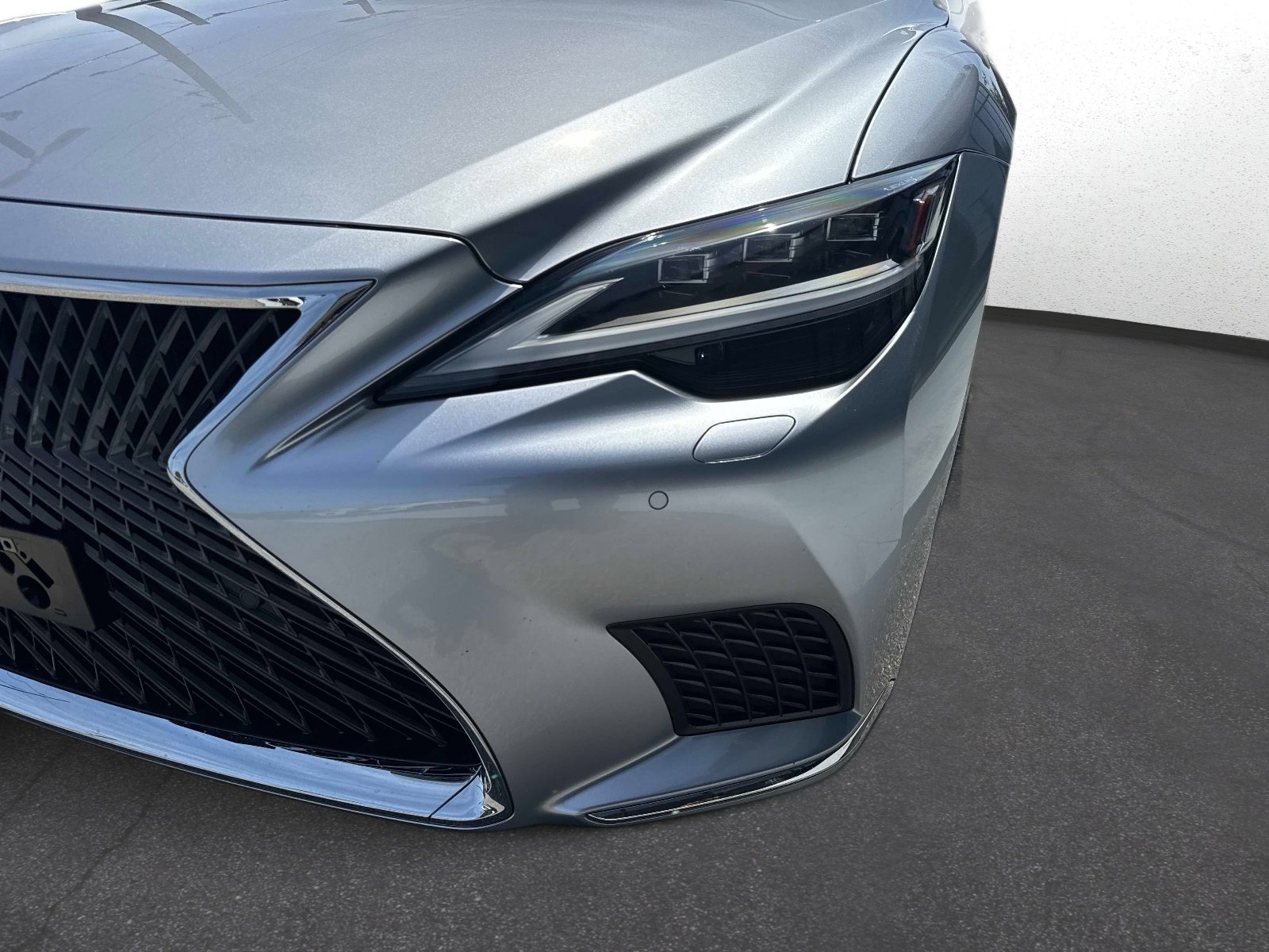 Certified 2023 Lexus LS 500 AWD w/ Interior Upgrade Package image 9