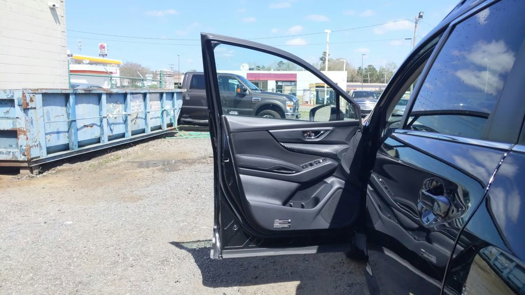 Used 2023 Subaru Ascent Premium image 15