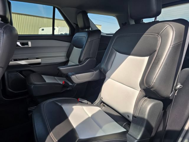 Used 2022 Ford Explorer XLT w/ Equipment Group 202A AWD/4WD image 12