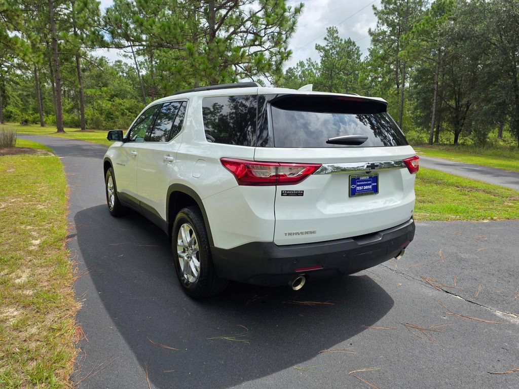 Used 2021 Chevrolet Traverse LT FWD image 3
